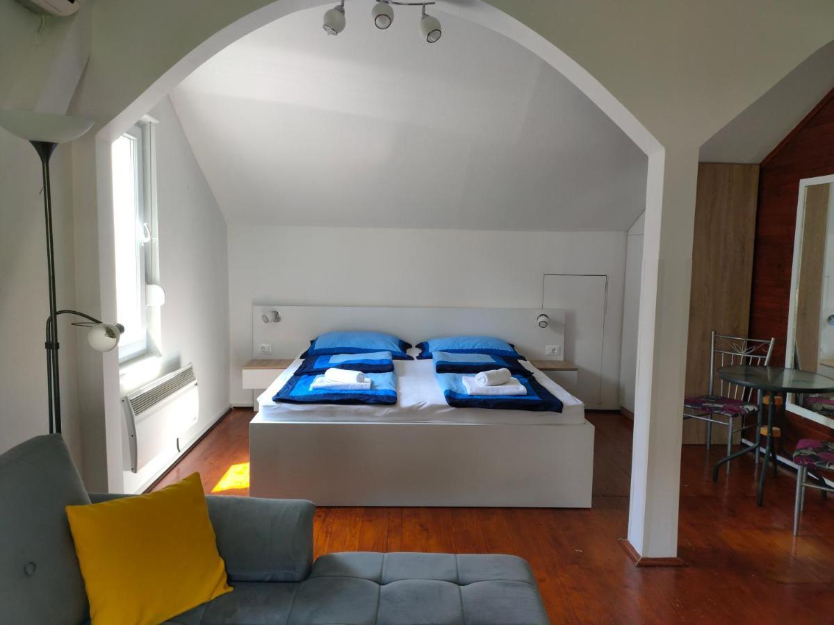 Apartment Teos *